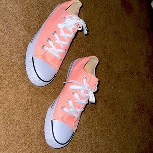 These are air walk converses they are good for hiking and playing sports 25$each